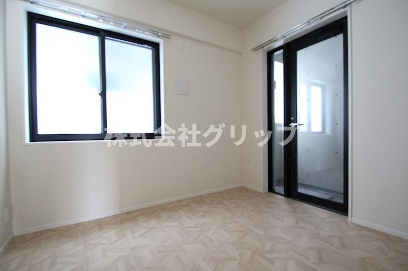 横浜市神奈川区松本町２丁目の賃貸マンションの居間・リビング