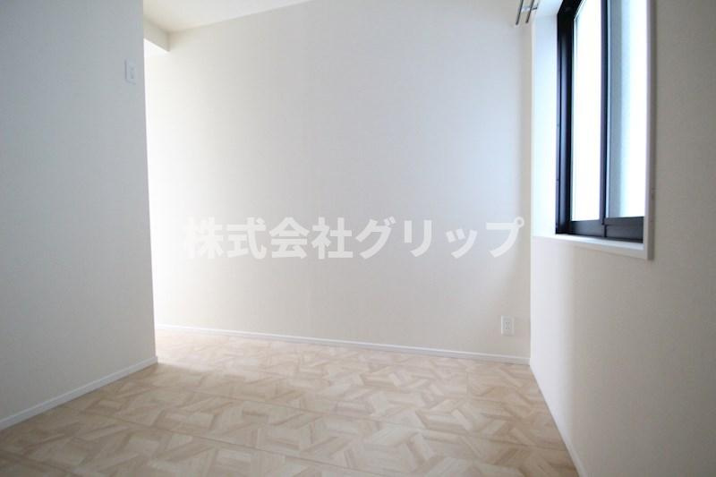 横浜市神奈川区松本町２丁目の賃貸マンションの洋室