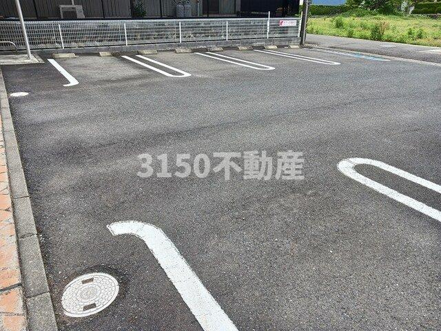 サニーフィールドの駐車場|駐車場があります