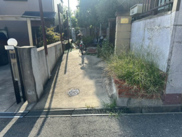 枚方市招提大谷３丁目の前面道路含む現地写真