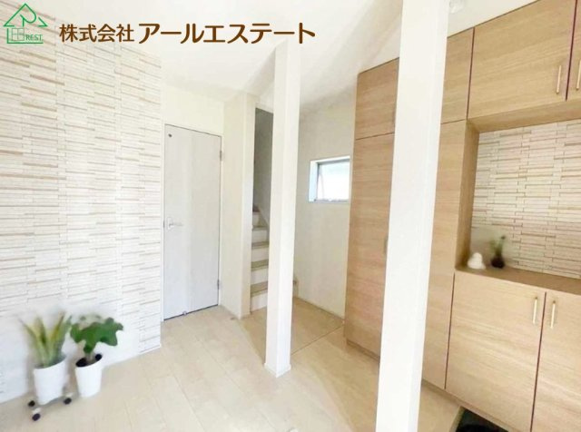 姫路市広畑区西蒲田　　中古戸建の玄関