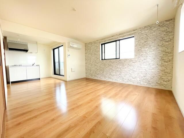 ＳＵＮＮＩＥＳＴ　ＣＩＴＹの居間・リビング