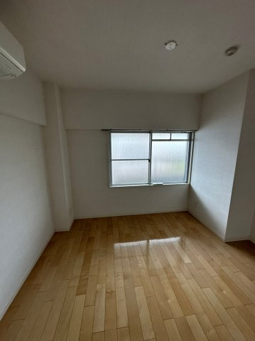 ブルーム山之手の洋室