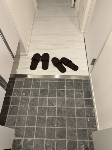 LiveFlat千駄木の玄関