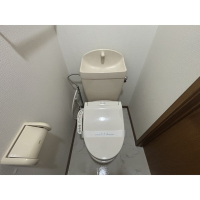 【トイレ】 | モダンピープルＢ棟 | 落ち着いた色調のトイレです