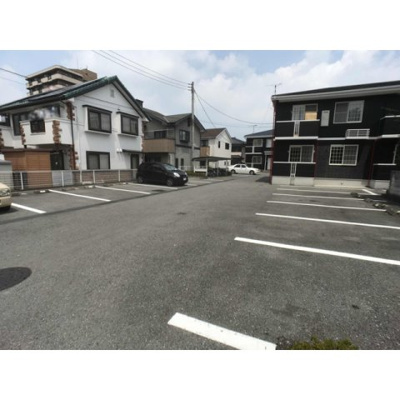【駐車場】 | モダンピープルＢ棟 | 駐車場があるので、車を買う予定の方も安心です