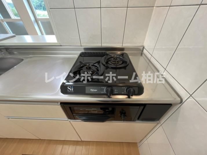 【仲介手数料：50％OFF】対象物件！のキッチン|２口ガスコンロ・グリル付きです