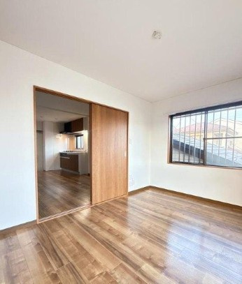 進栄Ⅰ番館の居間・リビング