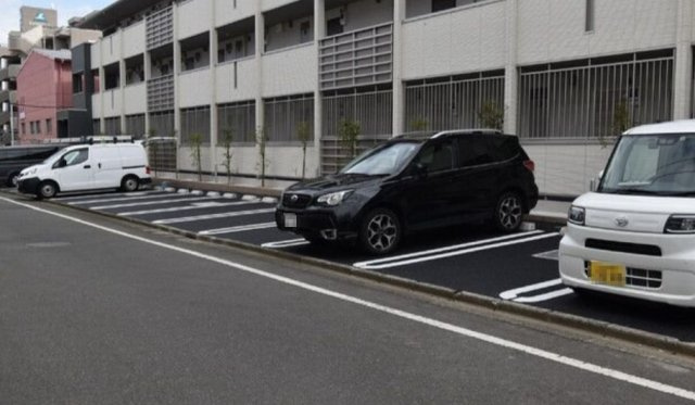 グランメゾン北野の駐車場