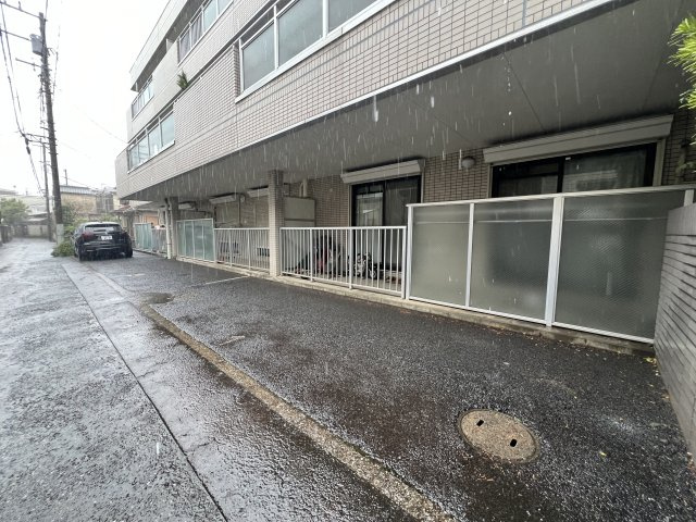 レジオン松戸の駐車場
