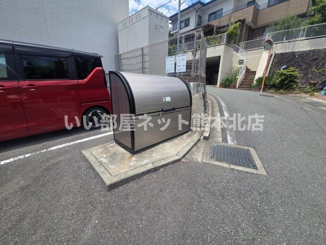 クオーレ津浦町の駐車場