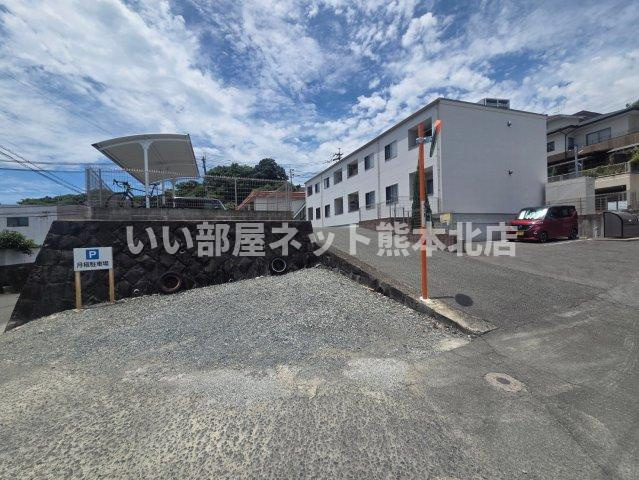 クオーレ津浦町の駐車場