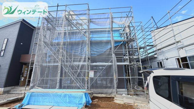 LievleGarden.S下妻下妻丙　の外観|前面道路幅員9mで車の出し入れもラクラク。陽当たり良好の新築住宅。