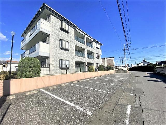 ヴェルデグローブの駐車場