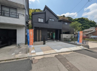 【前面道路含む現地写真】 | 【南区日宇那町】ひだまり広がる19帖のLDK。WICと2台駐車でゆとりある毎日♪