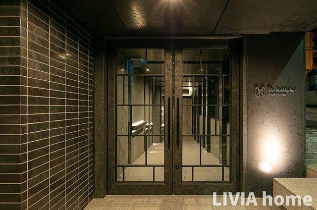 港区六本木５丁目の賃貸マンションのエントランス
