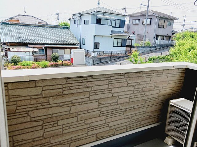 プラムガーデンのバルコニー|バルコニーからの眺めを楽しみながら食事をしませんか
