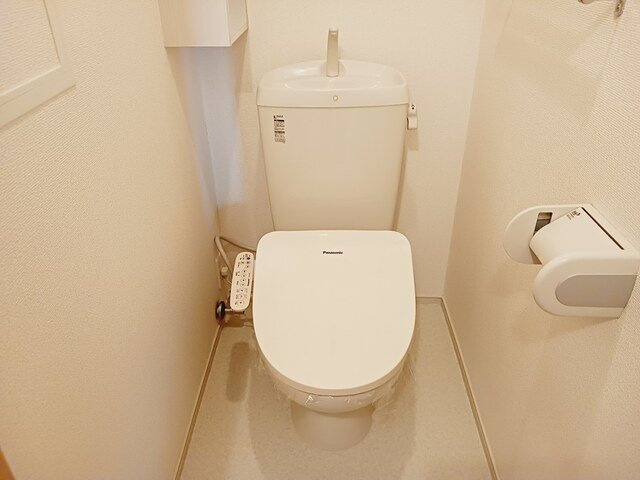 プラムガーデンのトイレ|ゆったりとした空間のトイレです