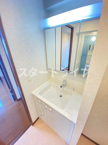 大阪市淀川区西三国４丁目の賃貸マンションの洗面所
