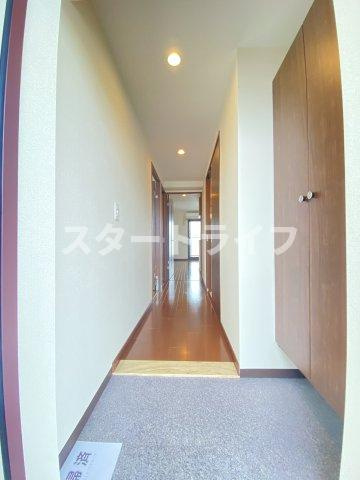 大阪市淀川区西三国４丁目の賃貸マンションの玄関