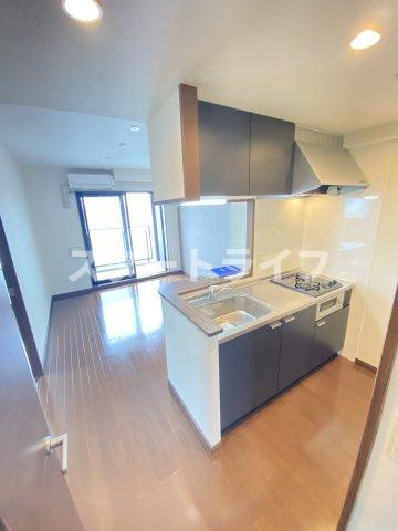 大阪市淀川区西三国４丁目の賃貸マンションの居間・リビング