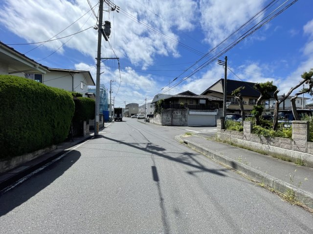八戸市類家3丁目の前面道路含む現地写真