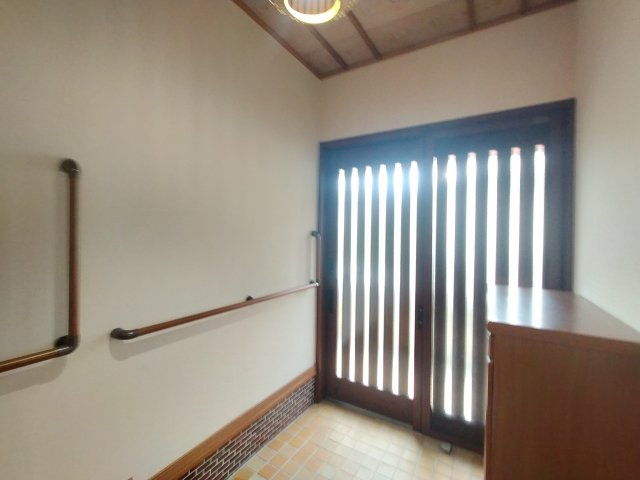 桜木町戸建の玄関