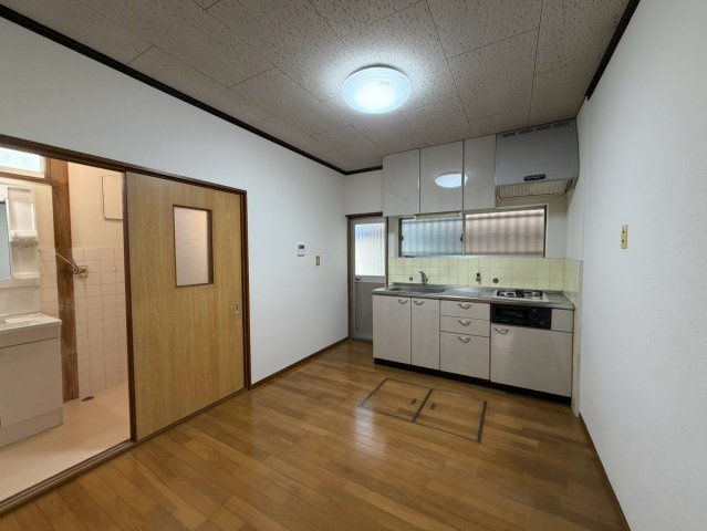 長尾西町1丁目戸建の居間・リビング