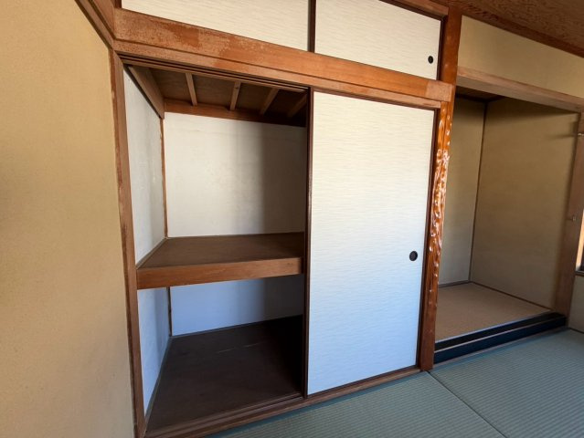 長尾西町1丁目戸建の収納
