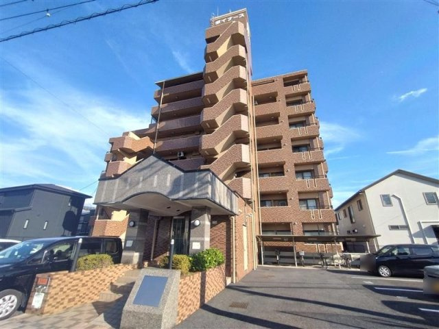 ダイナース三郷の外観