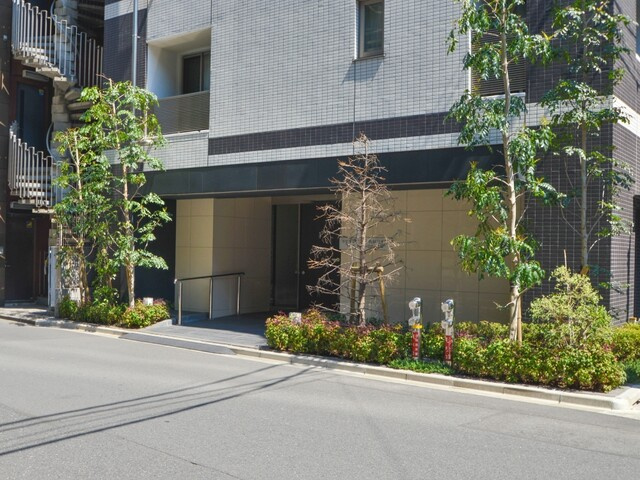 リビオレゾン千代田岩本町ザ・レジデンスのエントランス|リビオレゾン千代田岩本町ザ・レジデンス：ペット飼育可能なマンションです！