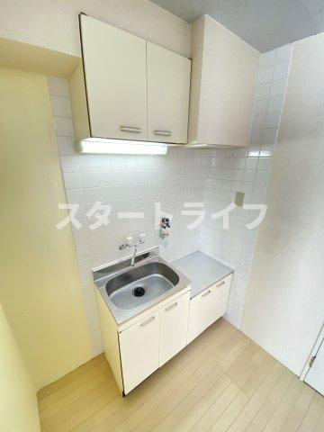 大阪市東淀川区淡路２丁目の賃貸マンションのキッチン