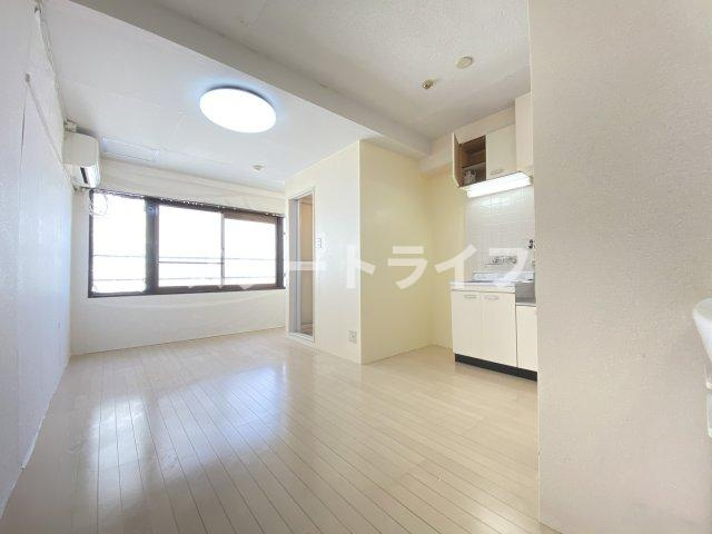 大阪市東淀川区淡路２丁目の賃貸マンションの居間・リビング