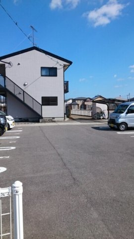 イースト・バードの駐車場