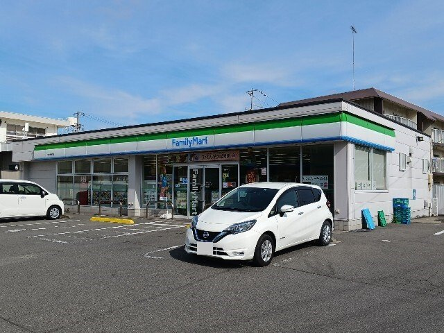 イースト・バードの周辺|ファミリーマート今治東鳥生店まで450m