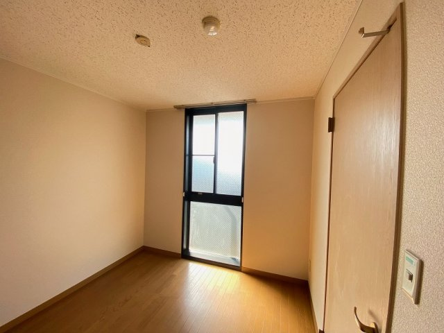 ゆったり過ごせる居間です