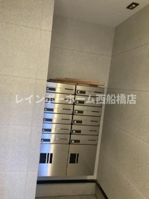 船橋市本町４丁目のアパートの玄関