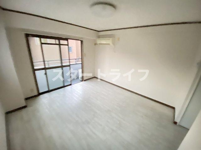 豊中市三国１丁目の賃貸マンションの居間・リビング