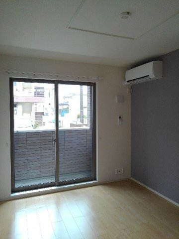 内装は落ち着いています