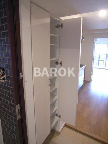 福岡市東区箱崎１丁目の賃貸マンションの玄関
