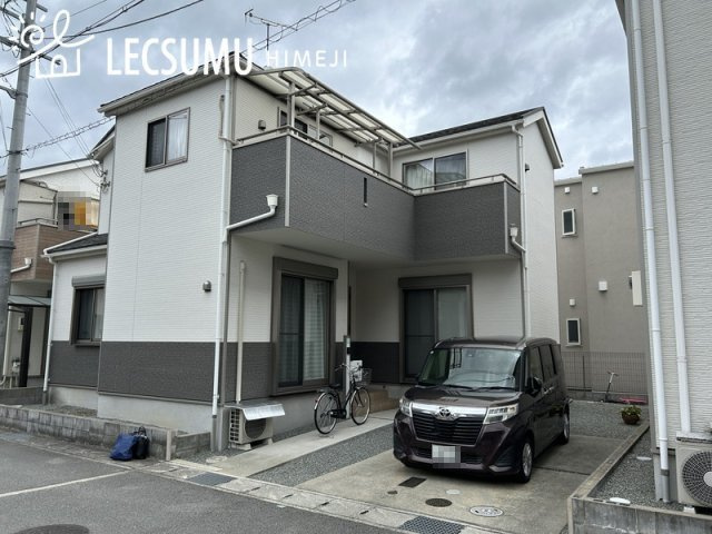 姫路市青山1丁目/中古戸建の駐車場