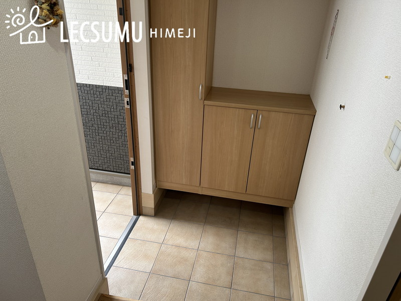 姫路市青山1丁目/中古戸建の玄関