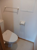 コンパクトで使いやすいトイレです