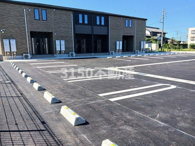 リーフⅡの駐車場|車をお持ちの方に嬉しい駐車場付きの物件です
