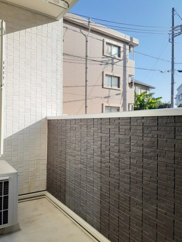 お洗濯にも便利なバルコニー付き