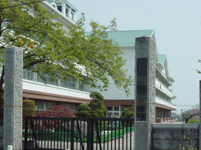 小学校まで480ｍ