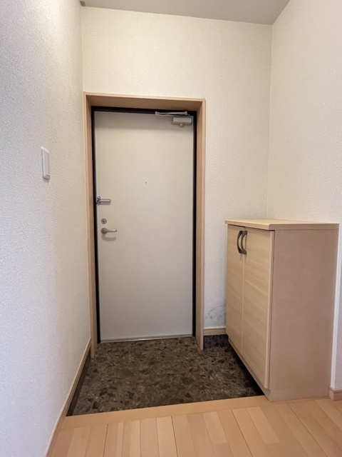プライムコート本厚木の玄関
