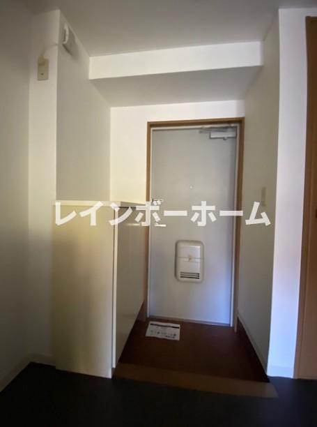 バーミリオン市川の玄関