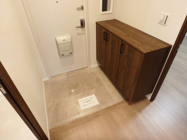 シャルマンコーポ西宮東の玄関