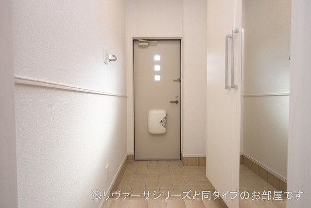 ワイズ　Ⅲの玄関